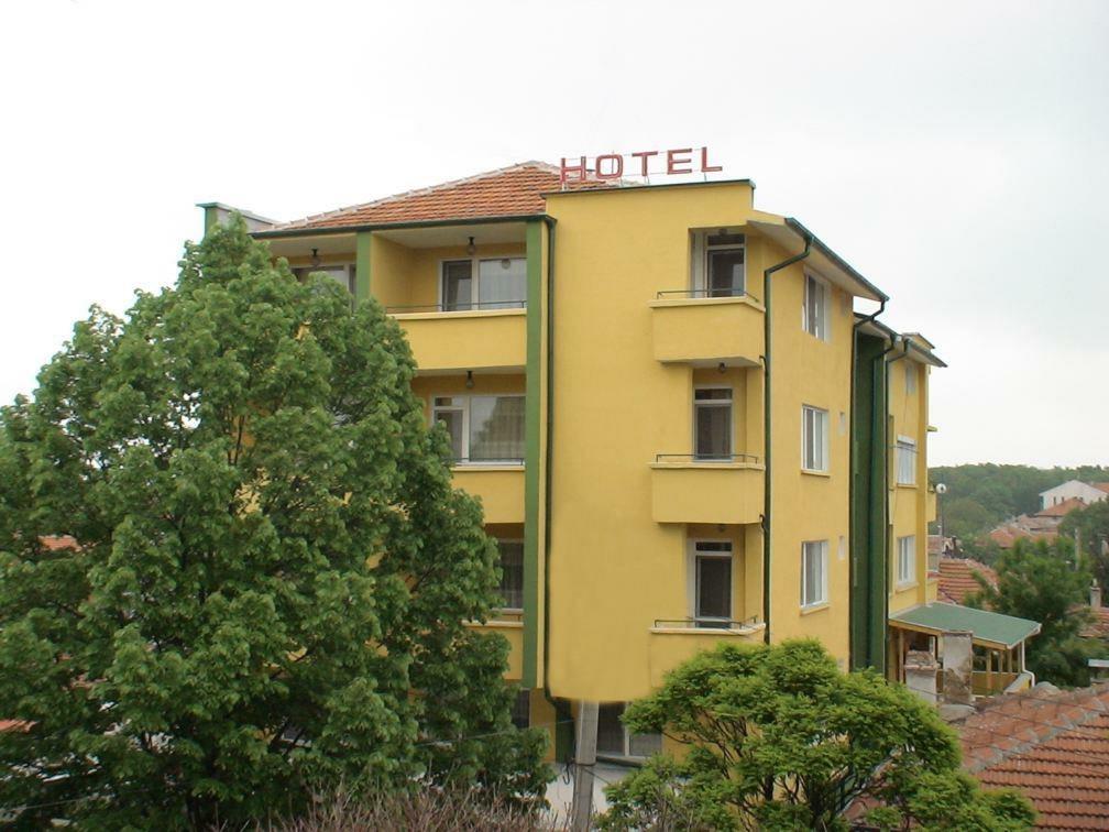 Hotel Triumph Nova Zagora Buitenkant foto